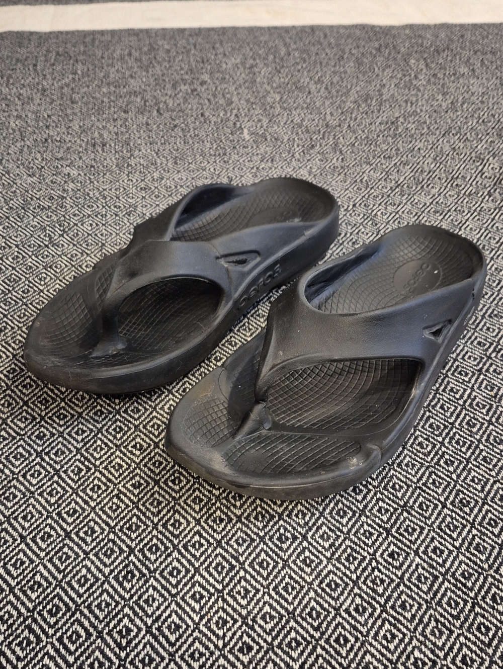 Oofos Recovery Flip Flops Size 10 Women's, 8 Men's AS IS
